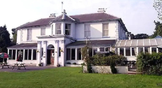 Fountain Court Hotel