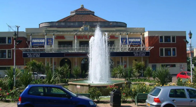 Gervis Court Hotel, Забронировать Отель Борнмут Дорсет, рядом с Железнодорожный вокзал Борнмута