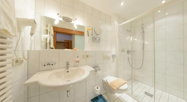 Полулюкс Hotel Boehler