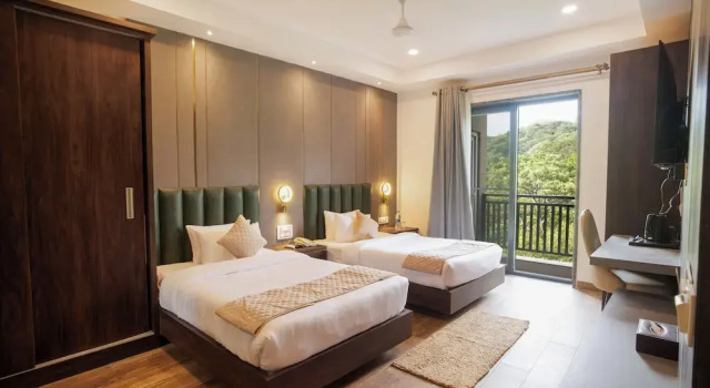 Двухместный номер Executive с балконом Dhauladhar Heights Resort