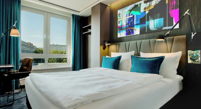 Standard room Motel One Berlin-Hackescher Markt