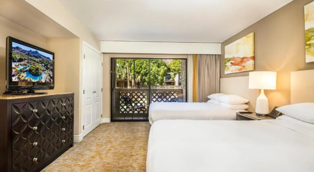 Четырёхместный люкс Agave c 1 комнатой Hilton Phoenix Resort at the Peak