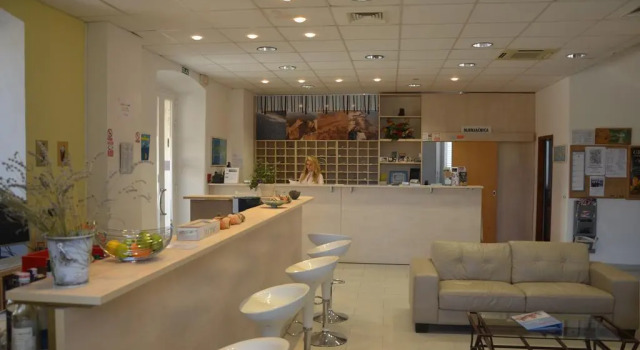 Hotel Borik, Забронировать Отель Отели Лумбарды с бассейном, рядом с Частный Пляж «Апартментс Зуре», Бассейн