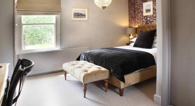 Flower Pot Hotel, Prenota Affittacamere Sunbury on Thames Surrey