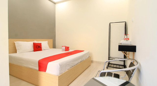 RedDoorz near Klaten Train Station