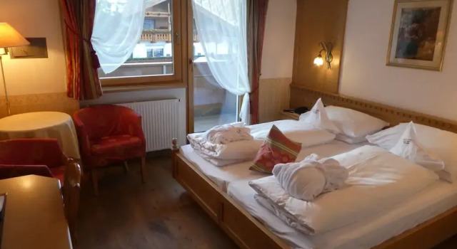 Двухместный номер Comfort с балконом и с видом на горы Hotel Garni Concordia - Dolomites Home