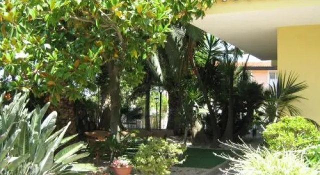 Residenza Altmar, Book Hotel Hotels & Accommodations in Briatico, Hotel