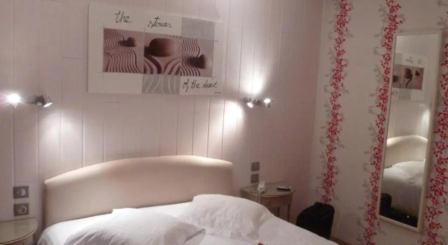 Номер Standard Hotel Restaurant Les Pins logis