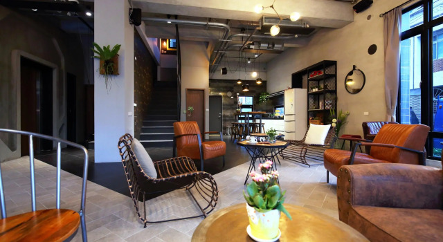 Кровать в общем номере The Compass INN
