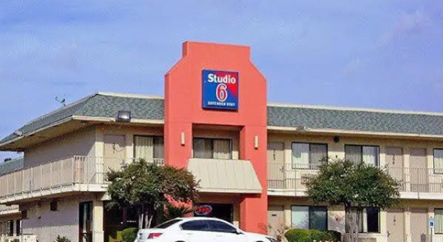 Studio 6 Dallas - Grand Prairie