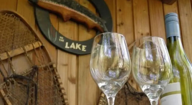 Шале Westwind Inn on the Lake