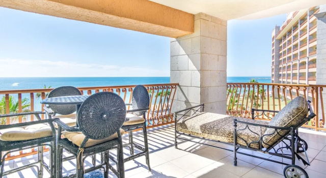 Номер Standard Sun & Fun Relaxing Ocean Front Condo