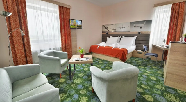 Двухместный полулюкс Ramada by Wyndham Airport Prague