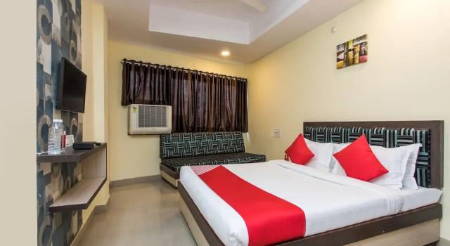 OYO Flagship 17390 Hotel Aaram MG Road