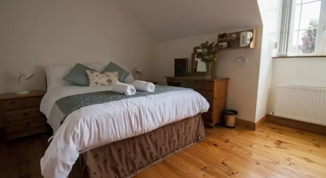 Benown House B&B, Забронировать Отель «постель и завтрак» Атлон 