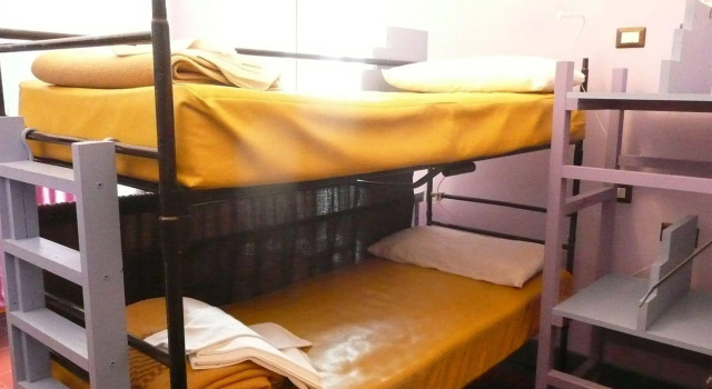 Agora Hostel, Забронировать Хостел Катания Сицилия, рядом с Парк Вилла Беллини