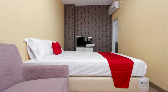 RedDoorz Plus @ Cipete Damai, Book Hotel Kebayoran Baru Jakarta