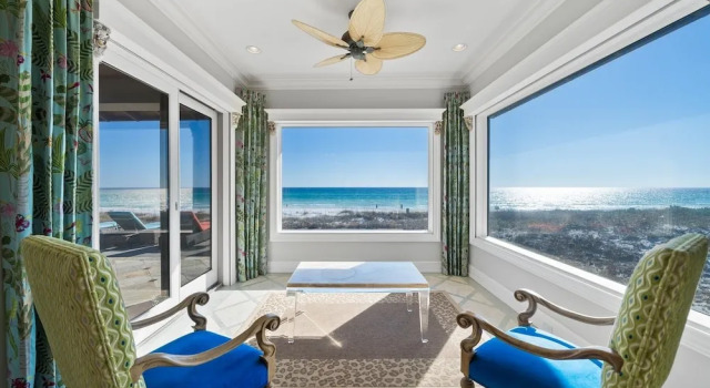 Коттедж Beach Castle 7 Bedroom Home by RedAwning