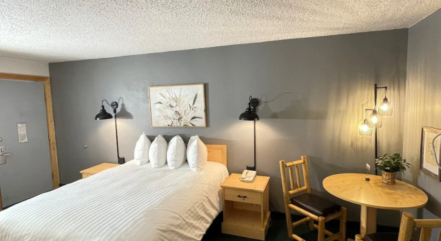 Номер Classic Moose Creek Lodge & Suites