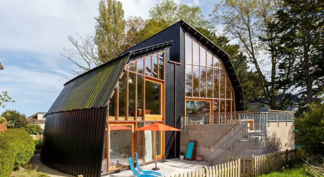 The Houseboat