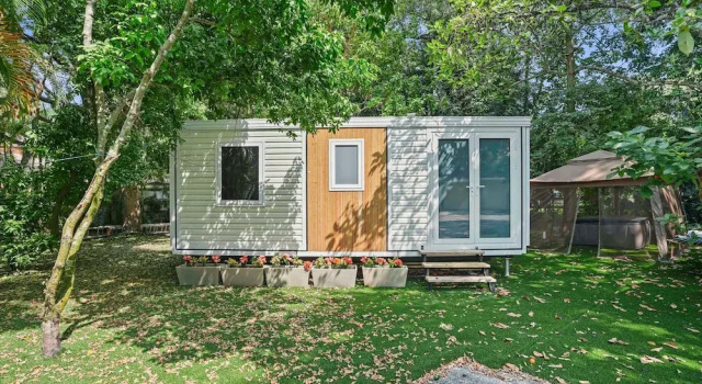 Коттедж 2BR Tiny Farm Home IN Fort Lauderdale