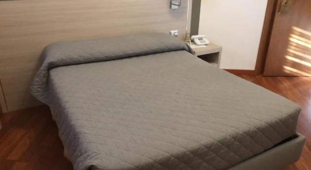 Standard Doppel Zimmer Twelve Hotel