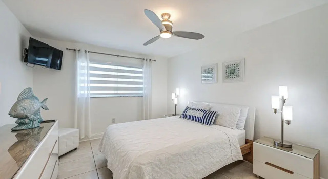 Outdoor Oasis: Marco Island Home Near Beaches, Забронировать Дом для отпуска Марко-Айленд штат Флорида, рядом с Marco Town Center Mall