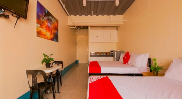 Семейный люкс RedDoorz at Crowne One Condo