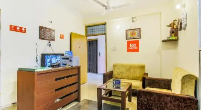 Vibrant Guest House by OYO Rooms, Rezervovat Penzión Hotely v Bangalore s parkováním, Parkování