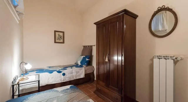 Classic Style Apartment In Center