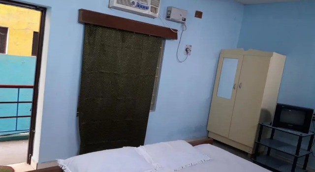 Номер Classic Parisha Residency- Temple Side Hotel
