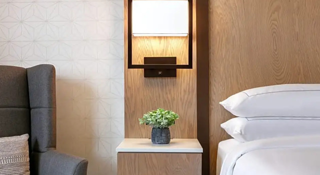 Люкс с 2 комнатами DoubleTree by Hilton Canton Downtown
