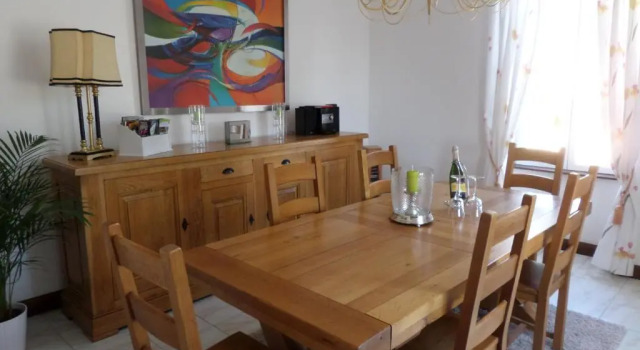Chateau Gaillard, Book Hotel Hoteller i Moncoutant med parkering, Parkering