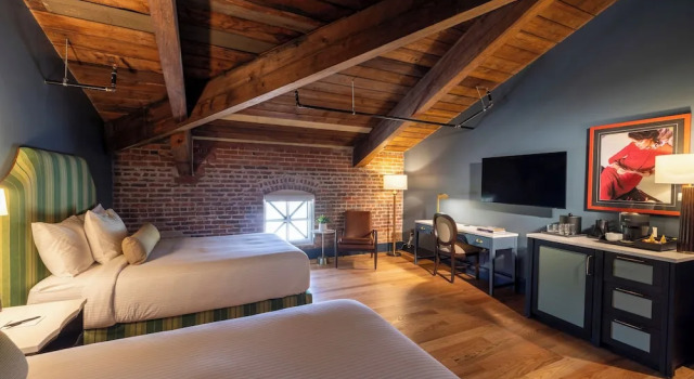 Четырёхместный номер Standard The Laurel Hotel