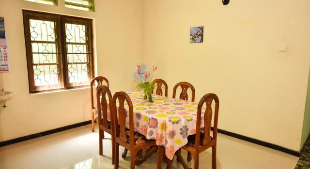 Deniyawatta Bungalow