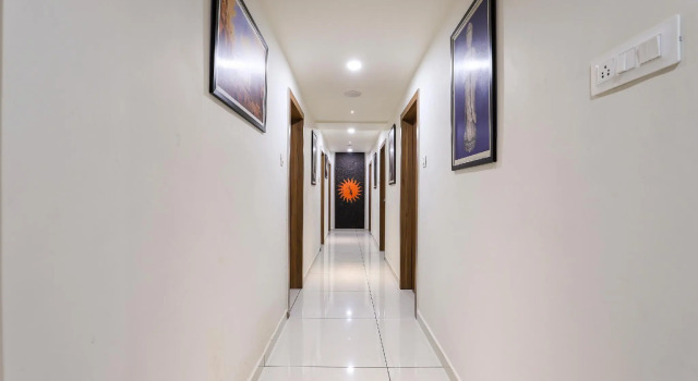 OYO 60259 Hotel Surbhi, Забронировать Отель Раджкот штат Гуджарат