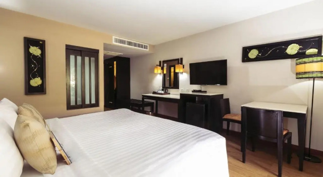 Двухместный номер с джакузи Deluxe Deevana Patong Resort & Spa