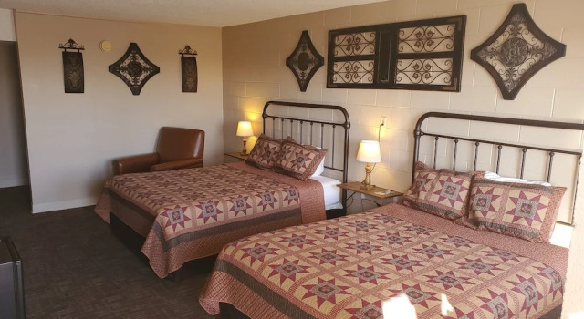 Четырёхместный номер Economy Kansas Country Inn