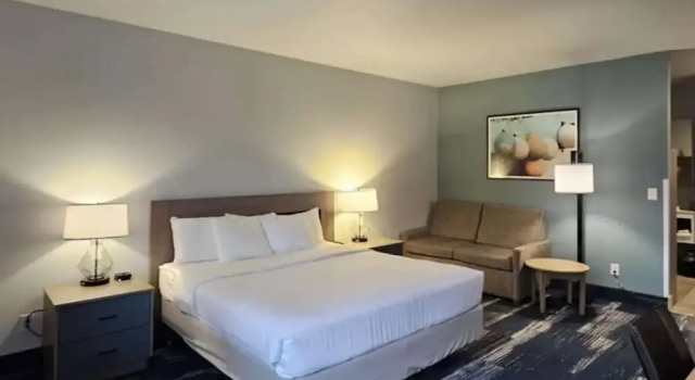 Двухместный номер Standard Edgewater Inn and Suites, an Ascend Collection Hotel