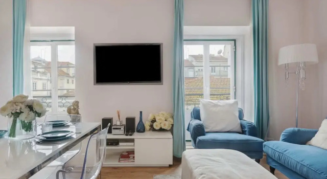 Charming Bright Apartment in Lisbon