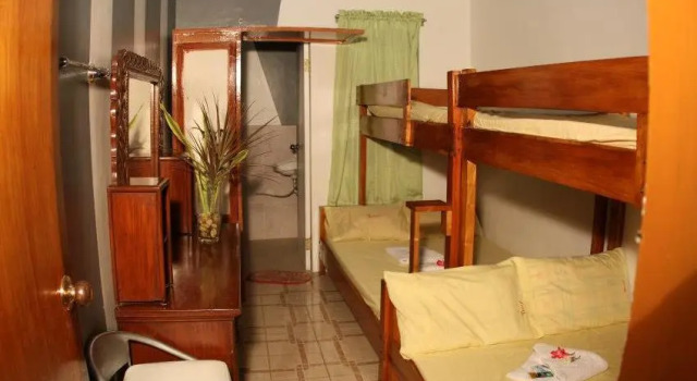 Кровать в общем номере RPK Dormitory Bed and Breakfast
