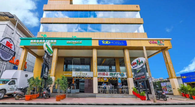 FabHotel High Rise Suites