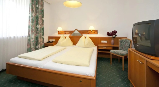 Hotel Gasthof Jerolitsch, Rezerwuj Hotel Hotele w Karyntia z parkingiem, Parking