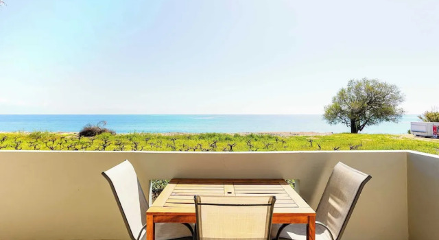 Апартаменты Beachfront Nest Memi Koroni-seaheaven House A1