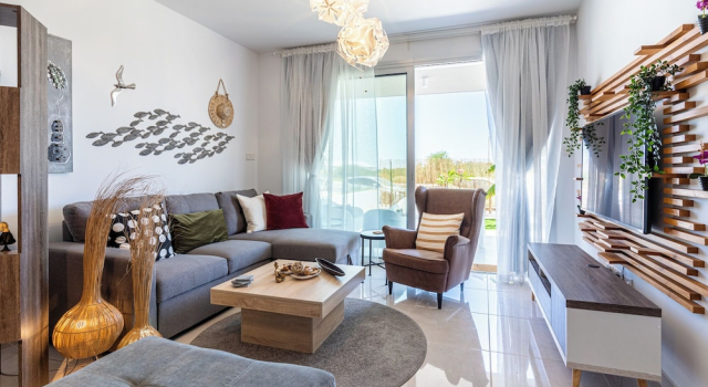 Lemon Tree 1-BR Apt & Pool in Livadia, Book Hotel Larnaka Larnaca Region