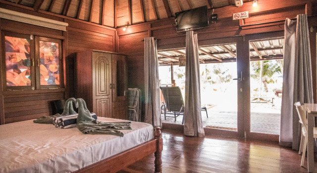 Lou Lou Bungalows