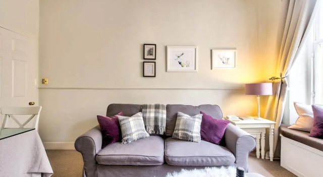 JOIVY 1-Bed Flat In Edinburgh Old Town, Забронировать Отель Старый город Эдинбург, рядом с Национальный музей Шотландии