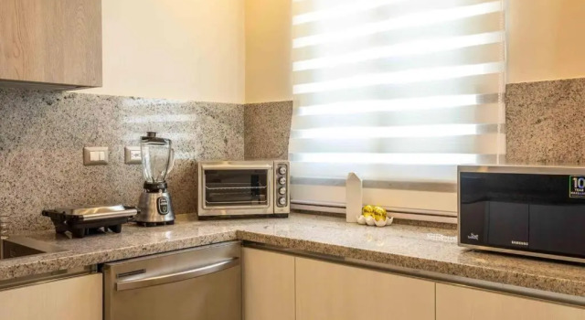 Апартаменты Luxury 2BR Pool & Golf View at Cana Pearl