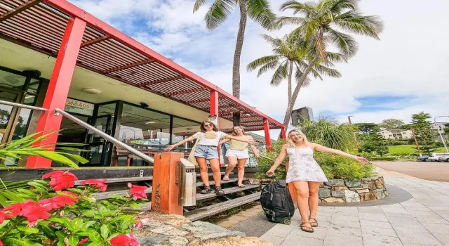 Тент Base Airlie Beach Resort - Hostel