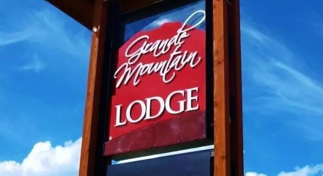 Grande Mountain Lodge, Boek Mini-hotel Motels in Alberta, Motel